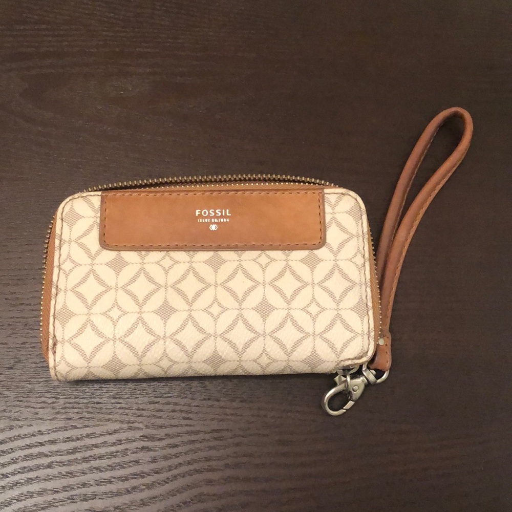 Fossil Wristlet